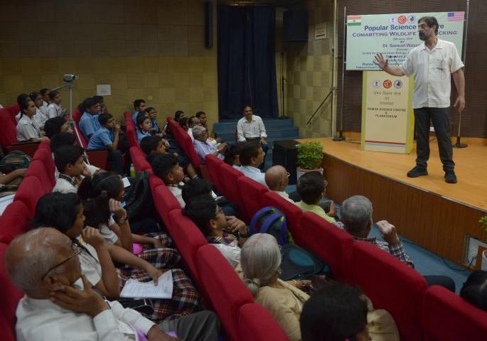 Destroying wildlife needs to be saved | नष्ट होत असलेल्या वन्यजीवांना वाचविणे गरजेचे Destroying wildlife needs to be saved | नष्ट होत असलेल्या वन्यजीवांना वाचविणे गरजेचे