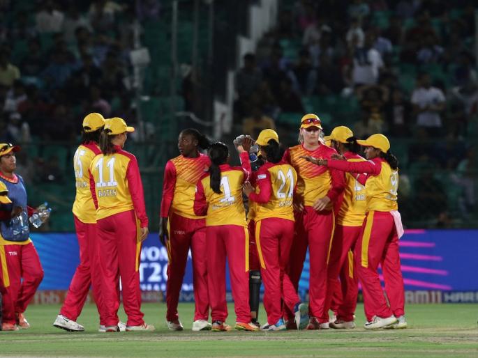 IPL 2019: Smriti Mandhana's team won by only two runs | IPL 2019 : फक्त दोन धावांनी स्मृती मंधानाचा संघ जिंकला