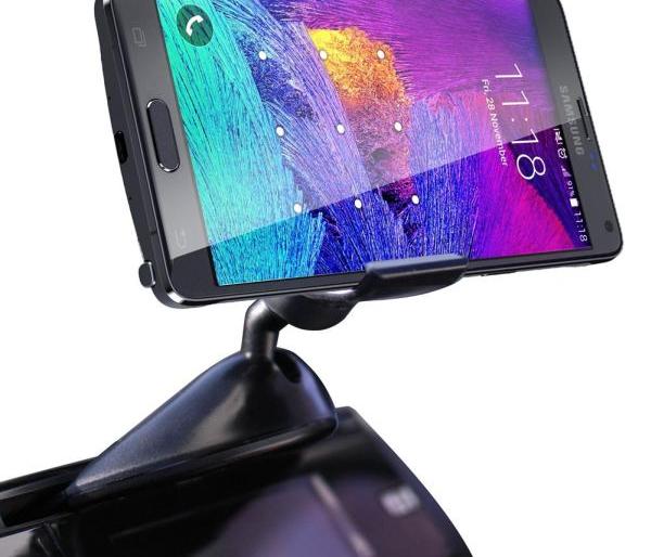 Mobile, Mobile on the Uber's Wind screen: Vehicles that drive Google Maps | ओला, उबरच्या विंड स्क्रीनवर मोबाईल : गूगल मॅप पाहून चालवितात वाहने