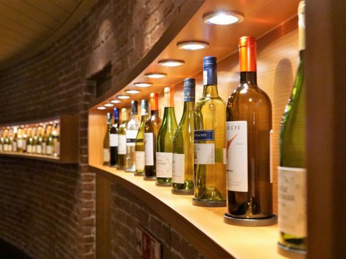 CoronaVirus Marathi News: Liquor will now get 'home delivery'; The decision by the chhattisgarh government rkp | Lockdown : दारूची 'होम डिलिव्हरी' मिळणार; 'या' सरकारनं घेतला निर्णय CoronaVirus Marathi News: Liquor will now get 'home delivery'; The decision by the chhattisgarh government rkp | Lockdown : दारूची 'होम डिलिव्हरी' मिळणार; 'या' सरकारनं घेतला निर्णय