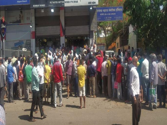 Crimes against 57 liquor dealers in the city; Violation of terms and conditions | शहरातील ५७ मद्यविक्रेत्यांविरुध्द गुन्हे; अटी-शर्थींचा सर्रास भंग Crimes against 57 liquor dealers in the city; Violation of terms and conditions | शहरातील ५७ मद्यविक्रेत्यांविरुध्द गुन्हे; अटी-शर्थींचा सर्रास भंग