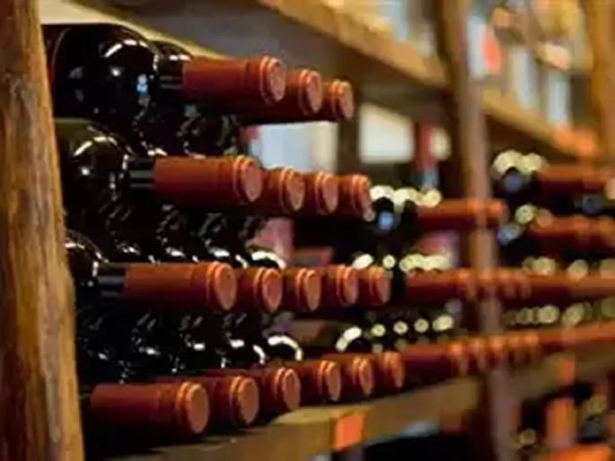510 crore bid for 72-lakh liquor store in rajasthan news | दोन महिलांमध्ये रंगला सामना; तू-तू मी-मी मध्ये ७२ लाखांच्या मद्यविक्रीच्या दुकानासाठी लावली ५१० कोटींची बोली 510 crore bid for 72-lakh liquor store in rajasthan news | दोन महिलांमध्ये रंगला सामना; तू-तू मी-मी मध्ये ७२ लाखांच्या मद्यविक्रीच्या दुकानासाठी लावली ५१० कोटींची बोली