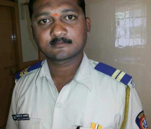 Vita police constable suspended | विटा पोलीस ठाण्याचा हवालदार निलंबीत Vita police constable suspended | विटा पोलीस ठाण्याचा हवालदार निलंबीत