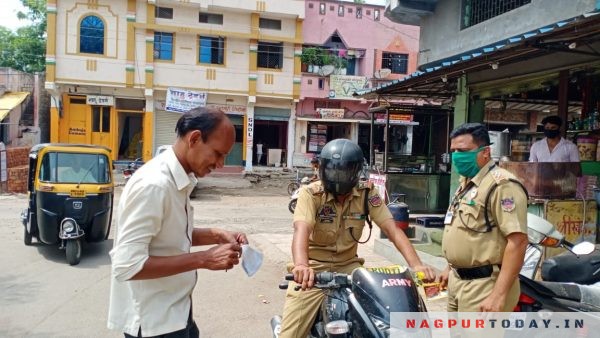 More than 13 lakh fines have been collected from unmasked citizens so far | विनामास्क नागरिकांकडून आत्तापर्यंत 13 लाखाहून अधिक दंड वसूल More than 13 lakh fines have been collected from unmasked citizens so far | विनामास्क नागरिकांकडून आत्तापर्यंत 13 लाखाहून अधिक दंड वसूल