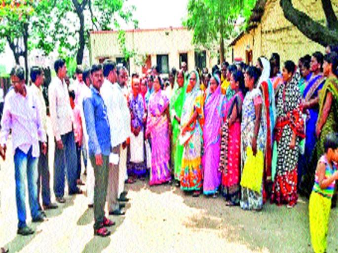 Cheating by duplicate money, 4 crores worth of fraud | पैसै दुप्पटीच्या बहाण्याने फसवणूक, 4 कोटींचा अपहार Cheating by duplicate money, 4 crores worth of fraud | पैसै दुप्पटीच्या बहाण्याने फसवणूक, 4 कोटींचा अपहार