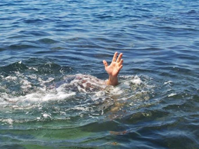 A 9-year-old boy died after drowning in Varhaldevi lake in Bhiwandi | भिवंडीतील वऱ्हाळदेवी तलावात बुडल्याने 9 वर्षीय चिमुरड्याचा मृत्यू A 9-year-old boy died after drowning in Varhaldevi lake in Bhiwandi | भिवंडीतील वऱ्हाळदेवी तलावात बुडल्याने 9 वर्षीय चिमुरड्याचा मृत्यू
