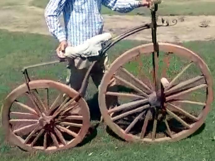bid of Rs 50 lakh for wooden bicycle pdc | लाकडी सायकलसाठी ५० लाखांची बोली; १०० वर्षांपूर्वी बनविलेली सायकल bid of Rs 50 lakh for wooden bicycle pdc | लाकडी सायकलसाठी ५० लाखांची बोली; १०० वर्षांपूर्वी बनविलेली सायकल