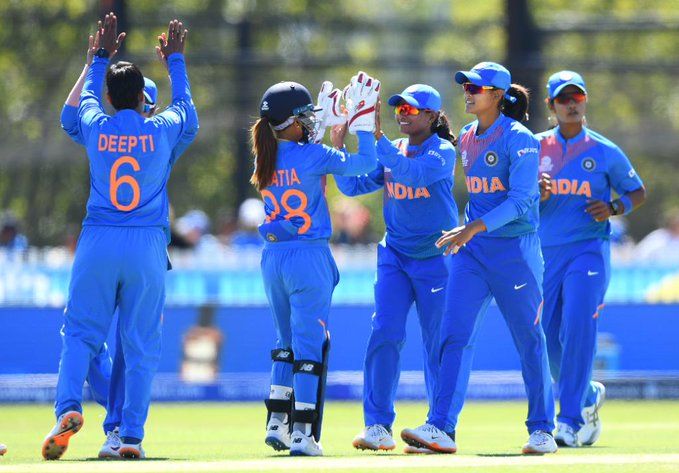 ICC Women's T20 World Cup: India need 114 runs to win against sri lanka | ICC Women's T20 World Cup: भारताला श्रीलंकेविरुद्ध विजयासाठी ११४ धावांची गरज