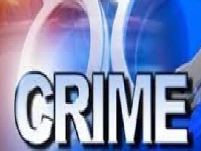 Family disputes, attempted suicide with a knife in front of police, A case has been registered against a woman in satara | कौटुंबिक वाद, पोलिसांसमोरच चाकू हातात घेऊन आत्महत्येचा प्रयत्न; एका महिलेवर गुन्हा दाखल Family disputes, attempted suicide with a knife in front of police, A case has been registered against a woman in satara | कौटुंबिक वाद, पोलिसांसमोरच चाकू हातात घेऊन आत्महत्येचा प्रयत्न; एका महिलेवर गुन्हा दाखल