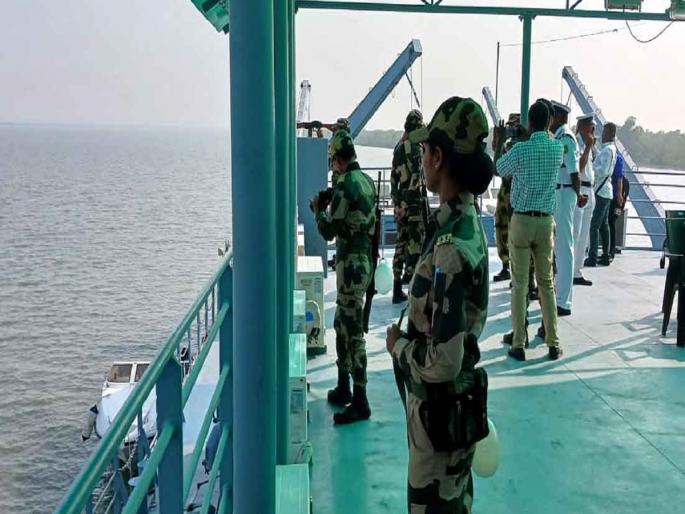 first time bsf has deployed woman jawan in bangladesh international border in sundarban | भारत-बांगलादेश सीमेवर पहिल्यांदाच महिला गार्ड तैनात, घनदाट जंगलाच्या मध्यभागी शत्रूंशी लढणार! first time bsf has deployed woman jawan in bangladesh international border in sundarban | भारत-बांगलादेश सीमेवर पहिल्यांदाच महिला गार्ड तैनात, घनदाट जंगलाच्या मध्यभागी शत्रूंशी लढणार!