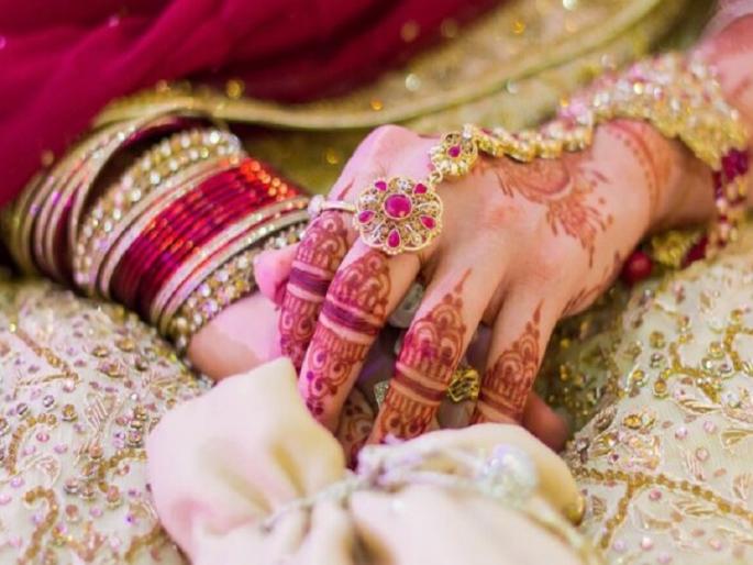 Woman marry cow thinks reincarnation of dead husband in cambodia | ...म्हणून महिलेनं गाईसोबत केलं लग्न, सोशल मीडियावर जोरदार चर्चा Woman marry cow thinks reincarnation of dead husband in cambodia | ...म्हणून महिलेनं गाईसोबत केलं लग्न, सोशल मीडियावर जोरदार चर्चा