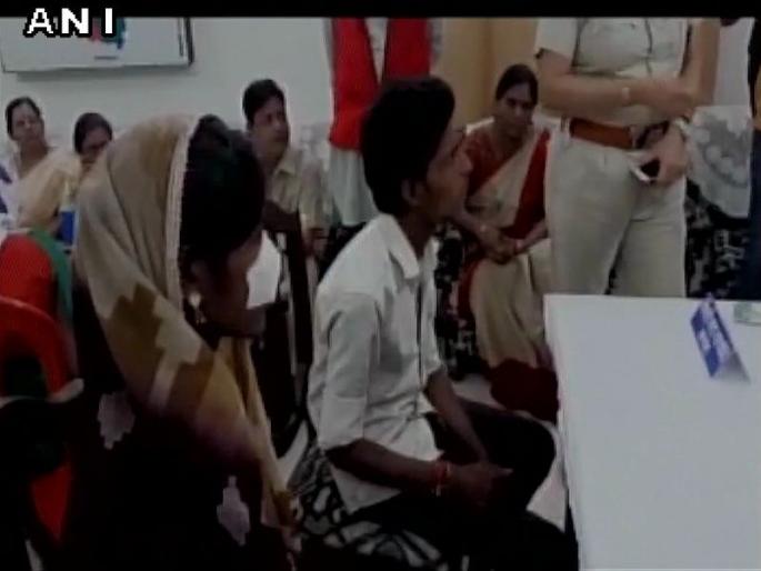 Shocking The naughty woman who refused to work, cut her nose | धक्कादायक ! काम करण्यास नकार देणा-या दलित महिलेचं कापलं नाक