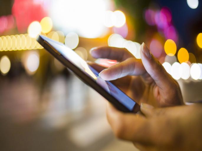 Outcome of online education: 3 lakh mobile sales in June alone at pune | अरे बापरे ! पुण्यात अवघ्या एका महिन्यात झाली तब्बल तीन लाख मोबाईलची विक्री