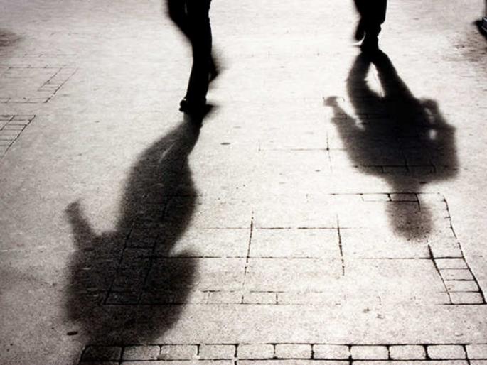 Abused the woman by abusing and pushing her for demanding money back | पैसे परत मागितल्याने शिवीगाळ व धक्काबुक्की करून महिलेवर अत्याचार Abused the woman by abusing and pushing her for demanding money back | पैसे परत मागितल्याने शिवीगाळ व धक्काबुक्की करून महिलेवर अत्याचार