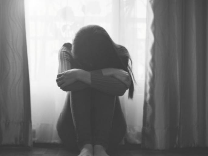 An extreme step taken by a married woman from Neera The funeral was done in front of Maher's residence | नीरा येथील विवाहितेने उचलले टोकाचे पाऊल; माहेरच्यांनी राहत्या घरासमोरच केला अंत्यविधी An extreme step taken by a married woman from Neera The funeral was done in front of Maher's residence | नीरा येथील विवाहितेने उचलले टोकाचे पाऊल; माहेरच्यांनी राहत्या घरासमोरच केला अंत्यविधी