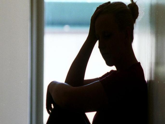 A woman who went to file a complaint tired of being harassed by her father-in-law was abused by the police | सासरच्या छळाला कंटाळून तक्रार देण्यासाठी गेलेल्या महिलेला पोलिसांकडून दुय्यम वागणूक; वडीलांनाही शिवीगाळ