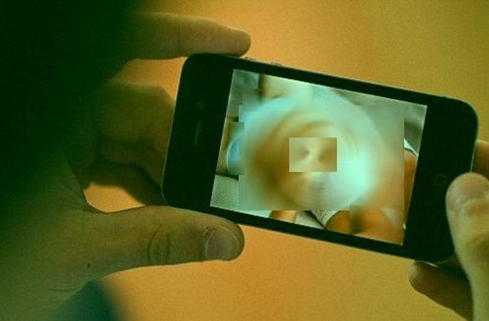 Pornographic video created by abusing a womans photo in pimpari | Women Abuse: महिलेच्या फोटोचा गैरवापर करून तयार केले अश्लील व्हिडीओ Pornographic video created by abusing a womans photo in pimpari | Women Abuse: महिलेच्या फोटोचा गैरवापर करून तयार केले अश्लील व्हिडीओ