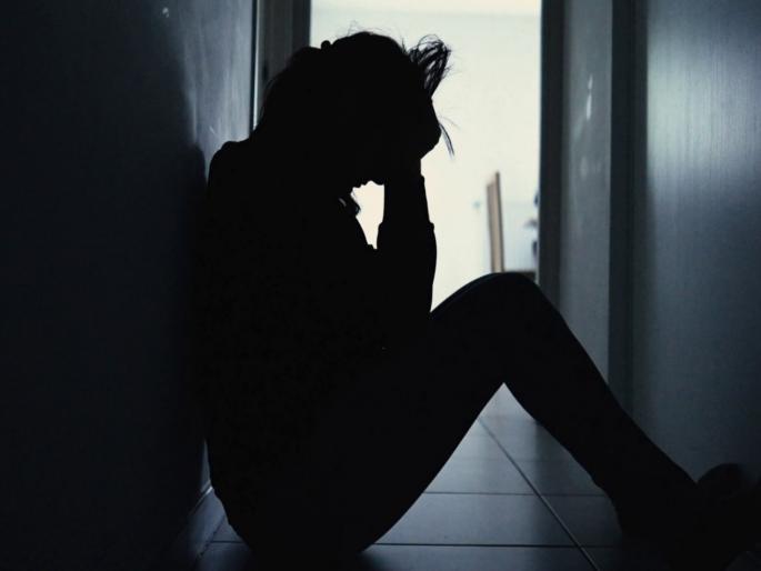 Shocking! Wife of soldier who died in accident lured with marriage; tortured and extorted Rs 31 lakh | धक्कादायक! अपघातात मृत्यू पावलेल्या जवानाच्या पत्नीला विवाहाचे आमिष; अत्याचार करून ३१ लाख उकळले Shocking! Wife of soldier who died in accident lured with marriage; tortured and extorted Rs 31 lakh | धक्कादायक! अपघातात मृत्यू पावलेल्या जवानाच्या पत्नीला विवाहाचे आमिष; अत्याचार करून ३१ लाख उकळले