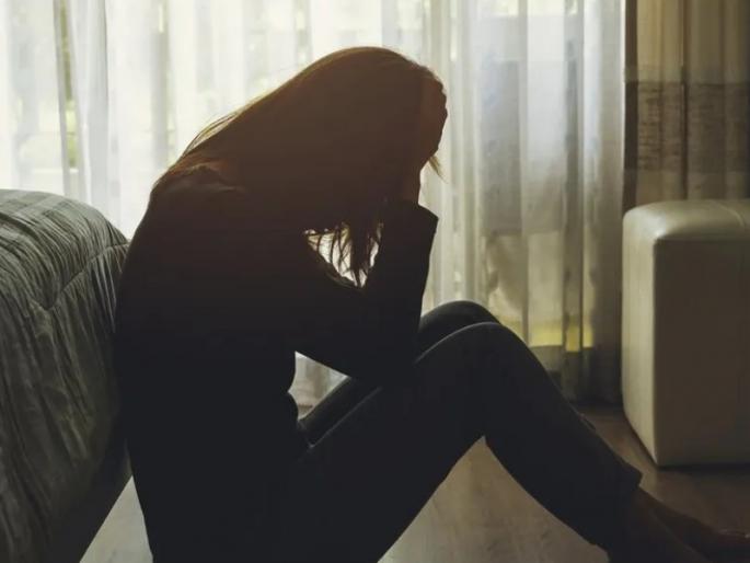 Former corporator raped by threats in Pune Ten lakhs also boiled | पुण्यात माजी नगरसेविकेला धमकावून बलात्कार; दहा लाखही उकळले Former corporator raped by threats in Pune Ten lakhs also boiled | पुण्यात माजी नगरसेविकेला धमकावून बलात्कार; दहा लाखही उकळले