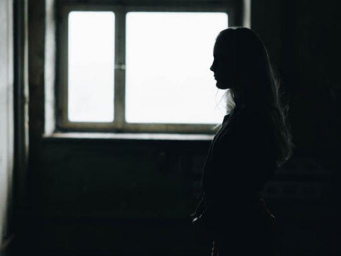 Threatening to spread the photo virally the woman was abused | 'तुझी बदनामी करेन...' फोटो व्हायरल करण्याची धमकी देत महिलेस शिवीगाळ Threatening to spread the photo virally the woman was abused | 'तुझी बदनामी करेन...' फोटो व्हायरल करण्याची धमकी देत महिलेस शिवीगाळ