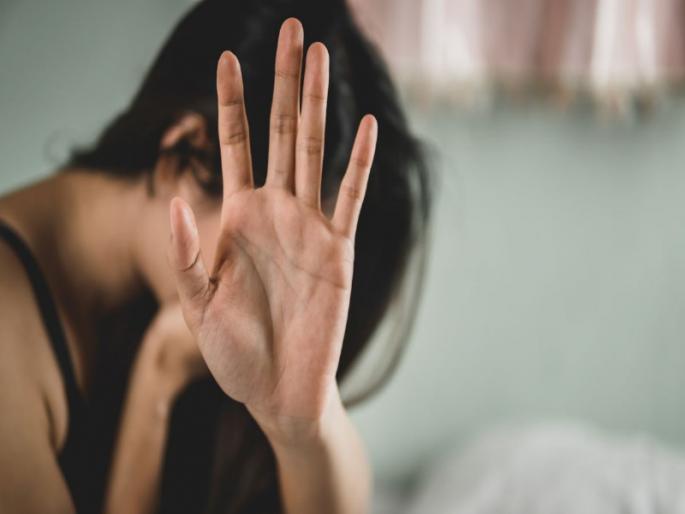 Sister-in-law leaves you at home rape left the woman at home in baramati | "वहिनी तुम्हाला घरी सोडतो", महिलेला घरी सोडून केला बलात्कार Sister-in-law leaves you at home rape left the woman at home in baramati | "वहिनी तुम्हाला घरी सोडतो", महिलेला घरी सोडून केला बलात्कार