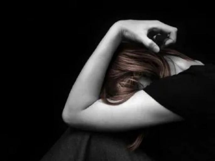Threatening to molesed and defame the young woman by luring her into marriage | लग्नाचे आमिष दाखवून तरुणीवर बलात्कार अन् बदनामी करण्याची धमकी Threatening to molesed and defame the young woman by luring her into marriage | लग्नाचे आमिष दाखवून तरुणीवर बलात्कार अन् बदनामी करण्याची धमकी