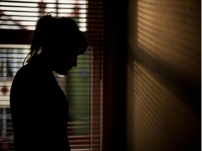 The female patient was made to strip naked, touched indecently; Incident in Ghati Hospital | महिला रुग्णास कपडे काढायला लावत अश्लीलस्पर्श;नोकरीवरून काढलेल्या एक्सरे टेक्निशियनचे कृत्य The female patient was made to strip naked, touched indecently; Incident in Ghati Hospital | महिला रुग्णास कपडे काढायला लावत अश्लीलस्पर्श;नोकरीवरून काढलेल्या एक्सरे टेक्निशियनचे कृत्य