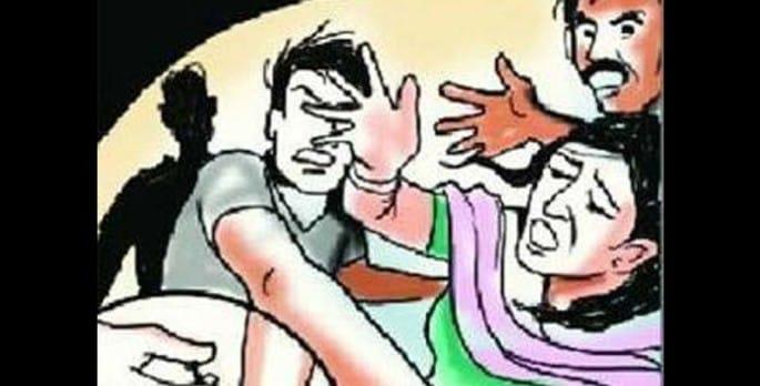 women beaten; Crime against four | वाटोद येथे महिलेस मारहाण; चौघांविरूद्ध गुन्हा