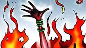 married women burnt herself, police file offence | सासरच्या छळाला कंटाळून विवाहितेने जाळून घेतले; तेल्हारा पोलिसांनी दाखल केला गुन्हा