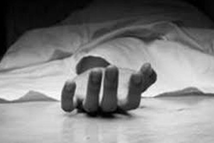Women commit Suicide by jumping into well; Husband's suicide attempt | पत्नीची विहिरीत उडी घेऊन आत्महत्या; पतीचा आत्महत्येचा प्रयत्न Women commit Suicide by jumping into well; Husband's suicide attempt | पत्नीची विहिरीत उडी घेऊन आत्महत्या; पतीचा आत्महत्येचा प्रयत्न