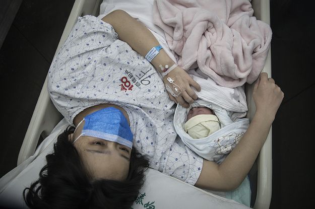 Corona test 'positive': 'those' mothers worried about maternal happiness! | कोरोनाची चाचणी ‘पॉझिटिव्ह’ : ‘त्या’ मातांना मातृत्व सुखाची चिंंता! Corona test 'positive': 'those' mothers worried about maternal happiness! | कोरोनाची चाचणी ‘पॉझिटिव्ह’ : ‘त्या’ मातांना मातृत्व सुखाची चिंंता!