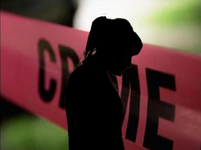 Beed Crime: Woman lawyer beaten by husband in front of police, case registered | धक्कादायक! पोलिसांसमोरच महिला वकिलास पतीकडून मारहाण, बीड जिल्ह्यातील घटना