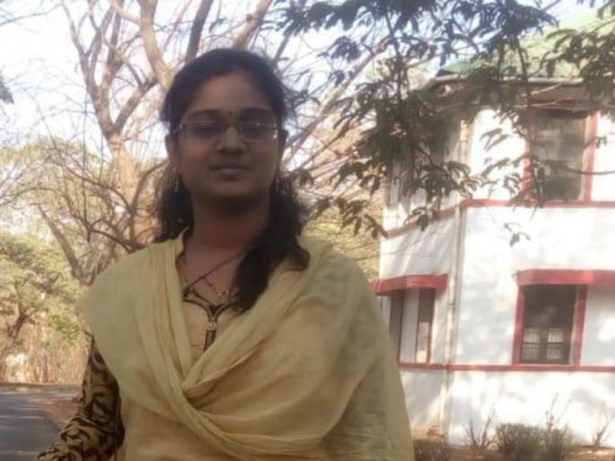 Marriage women died due to dog bite | पिसाळलेल्या कुत्र्याने चावा घेतलेल्या विवाहितेचा रेबीजने मृत्यू 