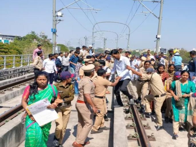 Bail cannot be granted just because they are women Protesters' application rejected pune metro | Pune Metro: केवळ महिला आहेत म्हणून जामीन देता येणार नाही! आंदोलकांचा अर्ज फेटाळला Bail cannot be granted just because they are women Protesters' application rejected pune metro | Pune Metro: केवळ महिला आहेत म्हणून जामीन देता येणार नाही! आंदोलकांचा अर्ज फेटाळला