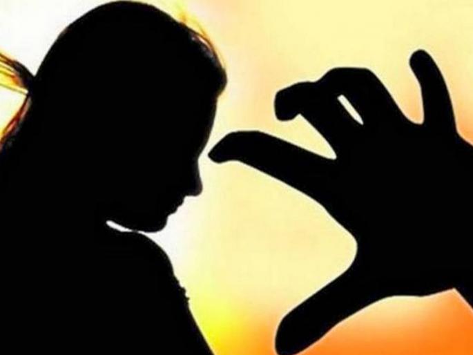 Titwala Crime News: "If you want to live here, send your wife to us," village goons threaten husband in Titwala | "इथं राहायचं असल्यास तुझ्या बायकोला आमच्याकडे पाठव’’, टिटवाळ्यात गावगुंडांची पतीला धमकी  Titwala Crime News: "If you want to live here, send your wife to us," village goons threaten husband in Titwala | "इथं राहायचं असल्यास तुझ्या बायकोला आमच्याकडे पाठव’’, टिटवाळ्यात गावगुंडांची पतीला धमकी