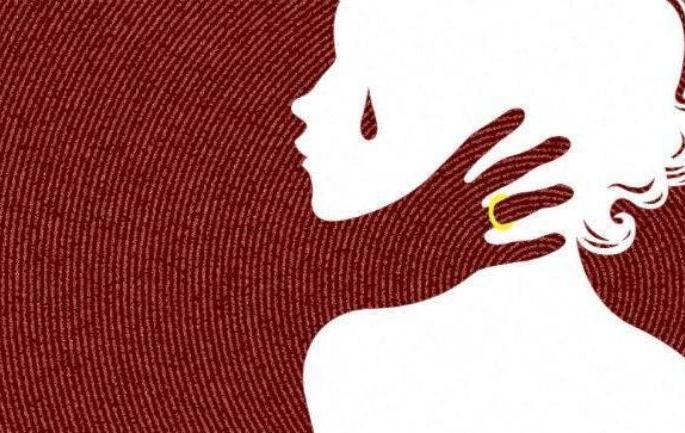 Disobedience of woman at Parola | पारोळा येथे महिलेचा विनयभंग
