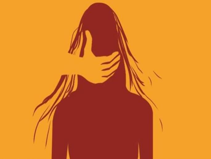 Mother attempts self-immolation with two children | दोन मुलांसह मातेचा आत्मदहनाचा प्रयत्न Mother attempts self-immolation with two children | दोन मुलांसह मातेचा आत्मदहनाचा प्रयत्न
