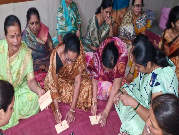 Women from Sangli wrote a letter in blood to the Chief Minister demanding the abolition of Shaktipeeth highway | ‘शक्तिपीठ’ रद्दसाठी सांगलीतील महिलांनी लिहिले मुख्यमंत्र्यांना रक्ताने पत्र, राज्य सरकारच्या भूमिकेचा निषेध  Women from Sangli wrote a letter in blood to the Chief Minister demanding the abolition of Shaktipeeth highway | ‘शक्तिपीठ’ रद्दसाठी सांगलीतील महिलांनी लिहिले मुख्यमंत्र्यांना रक्ताने पत्र, राज्य सरकारच्या भूमिकेचा निषेध
