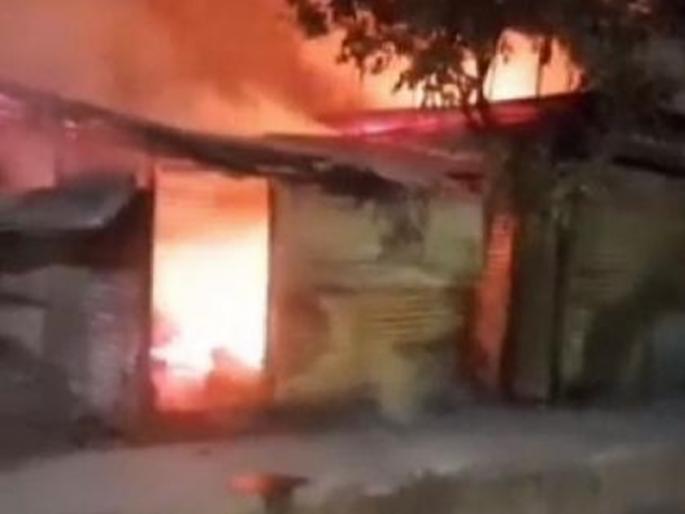 All three daughters were bourn, wife was burned with petrol by husband; she ran to save her life... | तिन्ही मुलीच झाल्या, पत्नीला पेट्रोल टाकून पेटवले; जीव वाचविण्यासाठी ती रस्त्यावर धावली,पण... All three daughters were bourn, wife was burned with petrol by husband; she ran to save her life... | तिन्ही मुलीच झाल्या, पत्नीला पेट्रोल टाकून पेटवले; जीव वाचविण्यासाठी ती रस्त्यावर धावली,पण...