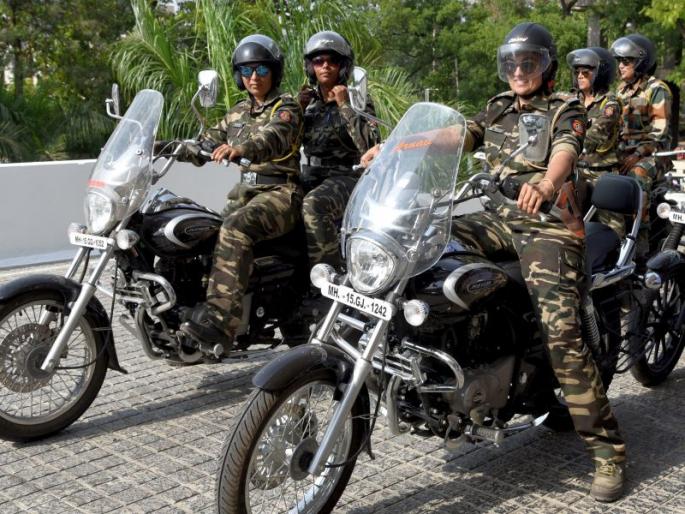 Women's Beat Marshall Street to prevent Indiranagar's crime | इंदिरानगरची गुन्हेगारी रोखण्यासाठी महिला बीट मार्शल रस्त्यावर Women's Beat Marshall Street to prevent Indiranagar's crime | इंदिरानगरची गुन्हेगारी रोखण्यासाठी महिला बीट मार्शल रस्त्यावर