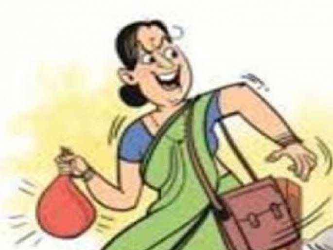 Woman stealing jewelery from Ratnagiri bus stand arrested | रत्नागिरी बसस्थानकात दागिने चाेरणारी सऱ्हाईत महिला जेरबंद Woman stealing jewelery from Ratnagiri bus stand arrested | रत्नागिरी बसस्थानकात दागिने चाेरणारी सऱ्हाईत महिला जेरबंद