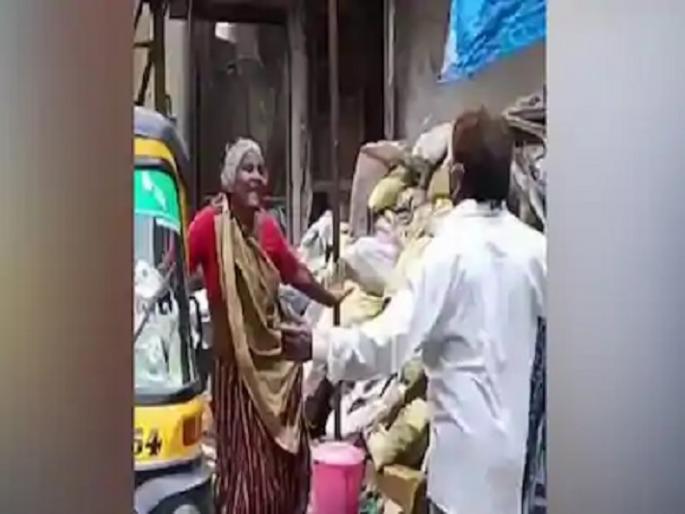 piya tu ab to aaja jhooms old elderly women video is happening fast | 'पिया तू अब तो आजा...' या गाण्यावर वृद्ध महिलांचा भन्नाट डान्स, व्हिडीओ व्हायरल piya tu ab to aaja jhooms old elderly women video is happening fast | 'पिया तू अब तो आजा...' या गाण्यावर वृद्ध महिलांचा भन्नाट डान्स, व्हिडीओ व्हायरल