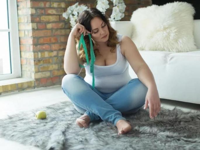 Why women are more difficult to control weight, know reason | वजन नियंत्रित करणं महिलांसाठी का असतं अधिक आव्हानात्मक? Why women are more difficult to control weight, know reason | वजन नियंत्रित करणं महिलांसाठी का असतं अधिक आव्हानात्मक?