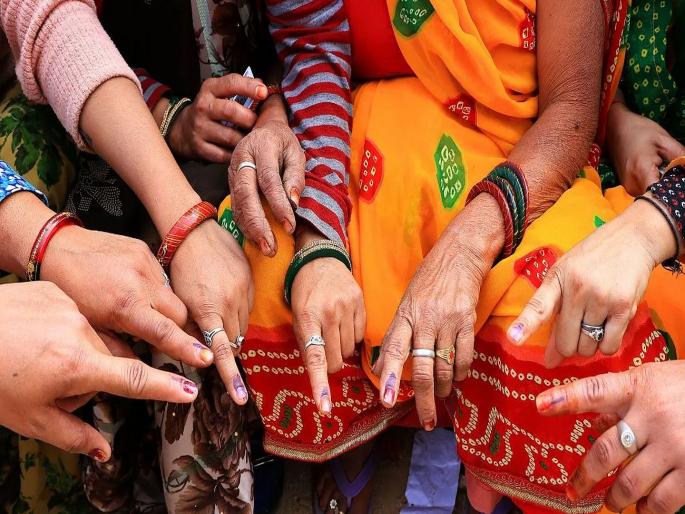 Lok sabha Election 2024: 'Nari Shakti' will be decisive in the Lok Sabha elections; A huge increase in the number of women voters in maharashtra | लोकसभा निवडणुकीत निर्णायक ठरणार 'नारी शक्ती'; महिला मतदारांच्या संख्येत मोठी वाढ Lok sabha Election 2024: 'Nari Shakti' will be decisive in the Lok Sabha elections; A huge increase in the number of women voters in maharashtra | लोकसभा निवडणुकीत निर्णायक ठरणार 'नारी शक्ती'; महिला मतदारांच्या संख्येत मोठी वाढ