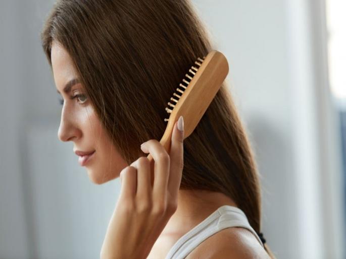 It is important to think about what makes the hair look beautiful. comb the hair with Wooden bristles brush and make it beautiful. How is that? | सुंदर केस हवेत मग प्लास्टिक कंगवा टाका आणि लाकडी कंगव्याशी दोस्ती करा, त्यानं काय होतं? हे वाचा..