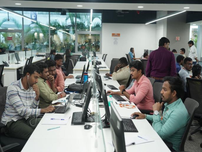 Work Hours Report: In which state do people work the most hours per week?; Gujaratis work the hardest | कोणत्या राज्यातील लोक आठवड्याला सर्वाधिक तास काम करतात?; बिहारनं दिला आश्चर्याचा धक्का Work Hours Report: In which state do people work the most hours per week?; Gujaratis work the hardest | कोणत्या राज्यातील लोक आठवड्याला सर्वाधिक तास काम करतात?; बिहारनं दिला आश्चर्याचा धक्का