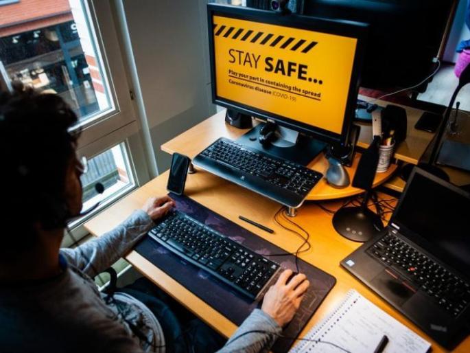 Problems with the Internet when it comes to work from home | 'वर्क फ्रॉम होम'ला येताहेत इंटरनेटची अडचण Problems with the Internet when it comes to work from home | 'वर्क फ्रॉम होम'ला येताहेत इंटरनेटची अडचण