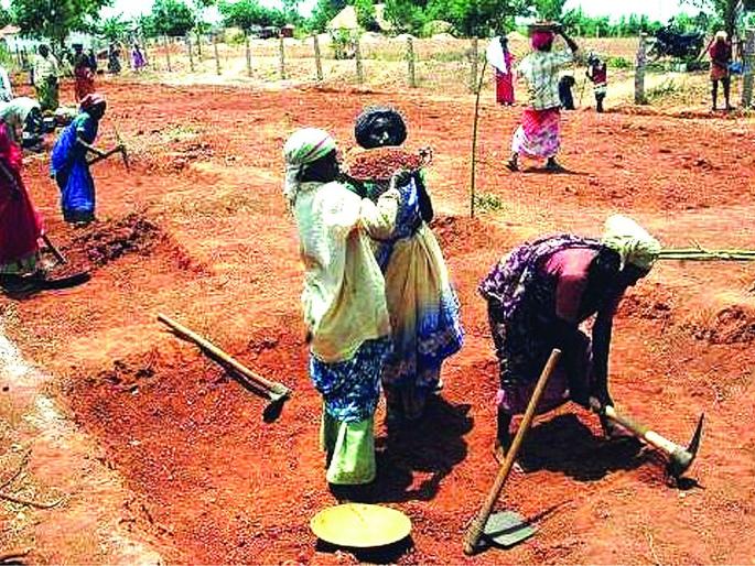 The construction worker helped the hunger strike workers | उपासमारीची वेळ आलेल्या मजुरांच्या मदतीला सरसावले बांधकाम व्यावसायिक The construction worker helped the hunger strike workers | उपासमारीची वेळ आलेल्या मजुरांच्या मदतीला सरसावले बांधकाम व्यावसायिक