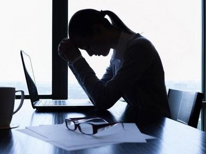 Here are 5 tips cope with workplace depression | ऑफिसच्या कामामुळे होणाऱ्या डिप्रेशनपासून बचाव करण्याच्या खास टिप्स! Here are 5 tips cope with workplace depression | ऑफिसच्या कामामुळे होणाऱ्या डिप्रेशनपासून बचाव करण्याच्या खास टिप्स!