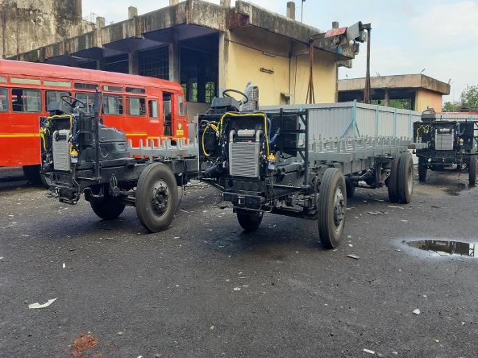 100 new buses will be built in the state | राज्यात १०० नव्या बसेसची होणार बांधणी 100 new buses will be built in the state | राज्यात १०० नव्या बसेसची होणार बांधणी